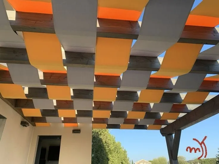 مظلات وسواترحي الرمال:الاختيار الأمثل لعام 2026 أنواع، أسعار