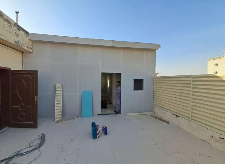مقاول متخصص في بناء ملاحق ساندوتش بانل في حي الدرعية