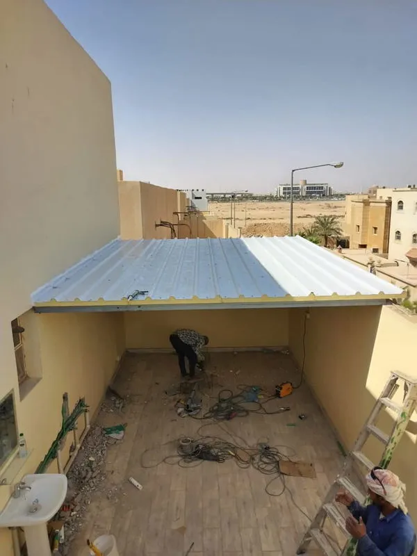 مقاول متخصص في بناء ملاحق ساندوتش بانل في حي الدرعية