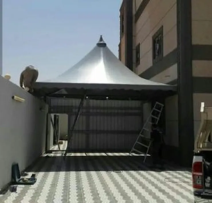 مظلات هرمية ومظلات مخروطية حي الجنادرية 