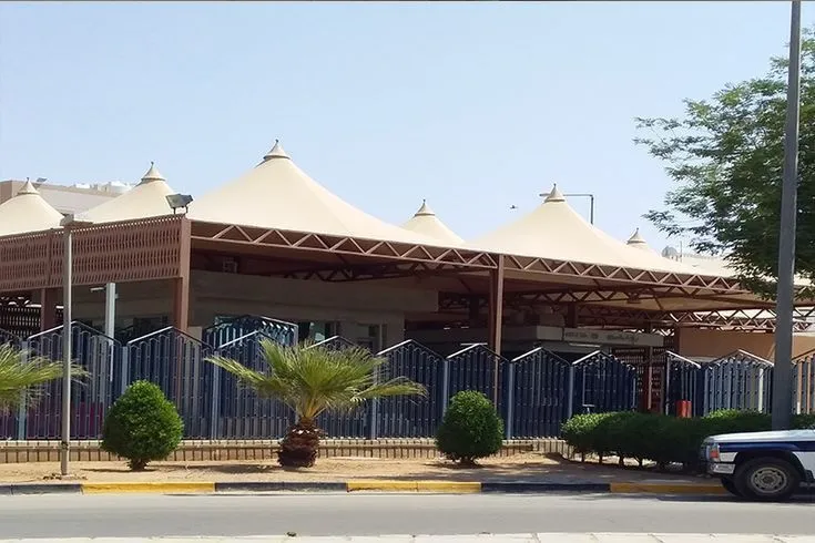 تركيب مظلات سيارات مقص ومداخل المنازل حي العروبه بالرياض 