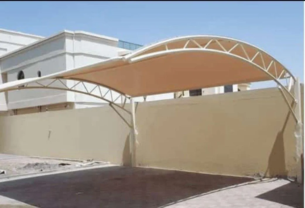 اشكال مظلات سيارات حديثة في حي الخرج