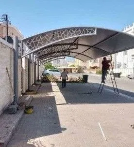 اشكال مظلات سيارات حديثة في حي الخرج