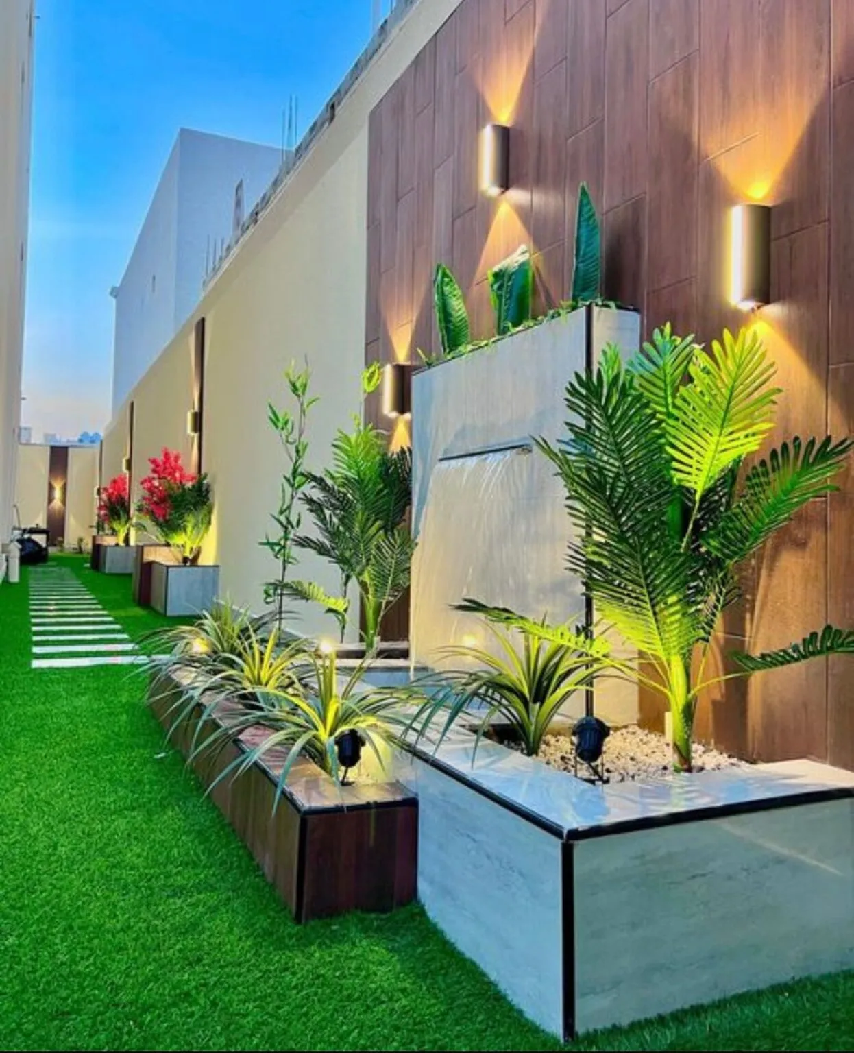 جلسات وشلالات حدائق لمنازل وفلل حي التخصصي بالرياض 