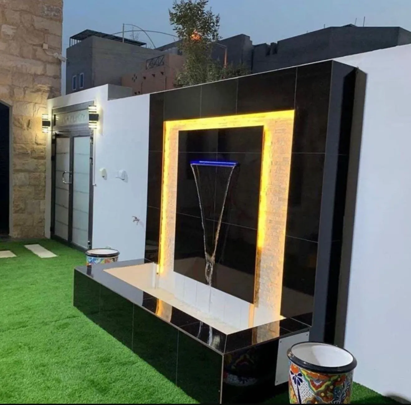 جلسات وشلالات حدائق لمنازل وفلل حي التخصصي بالرياض 