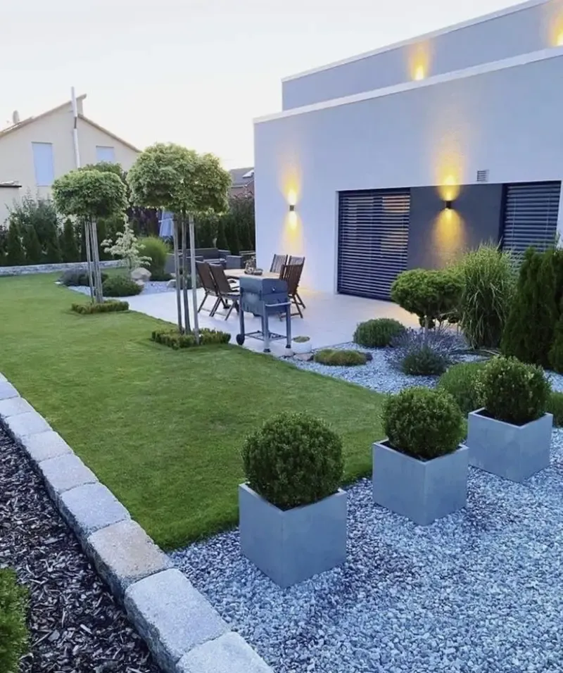 تركيب عشب صناعي لتنسيق حدائق حي التخصصي بالرياض 