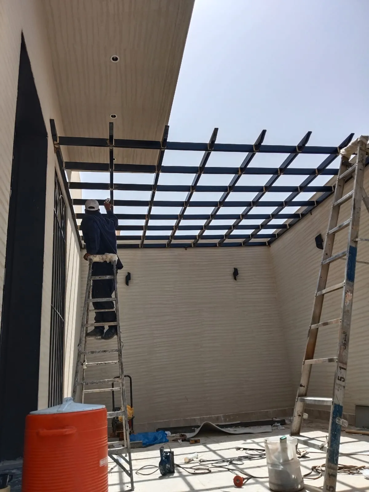 أحدث صيحات البرجولات والمظلات لعام 2026في الرياض