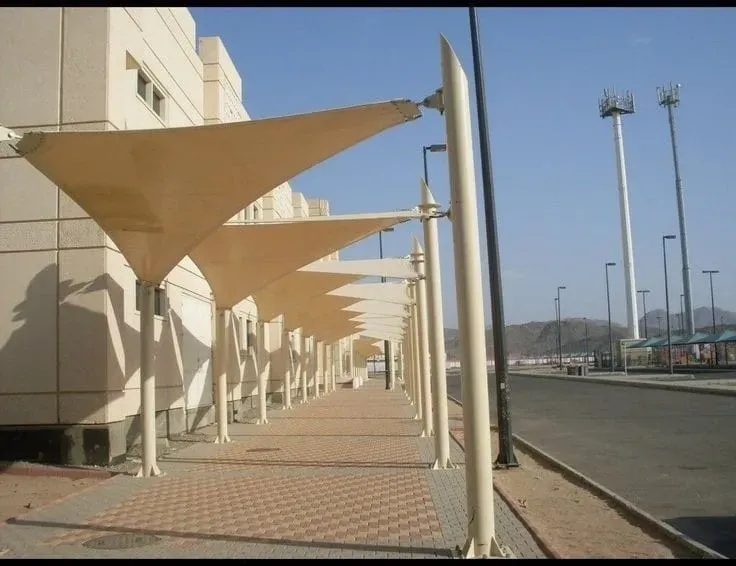 تركيب مظلات شد إنشائي – تصميمات عصرية ومتينة في الرياض 