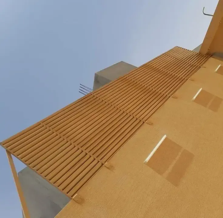 سواتر بديل الخشب: جمال الخشب ومتانة المستقبل حي النخيل