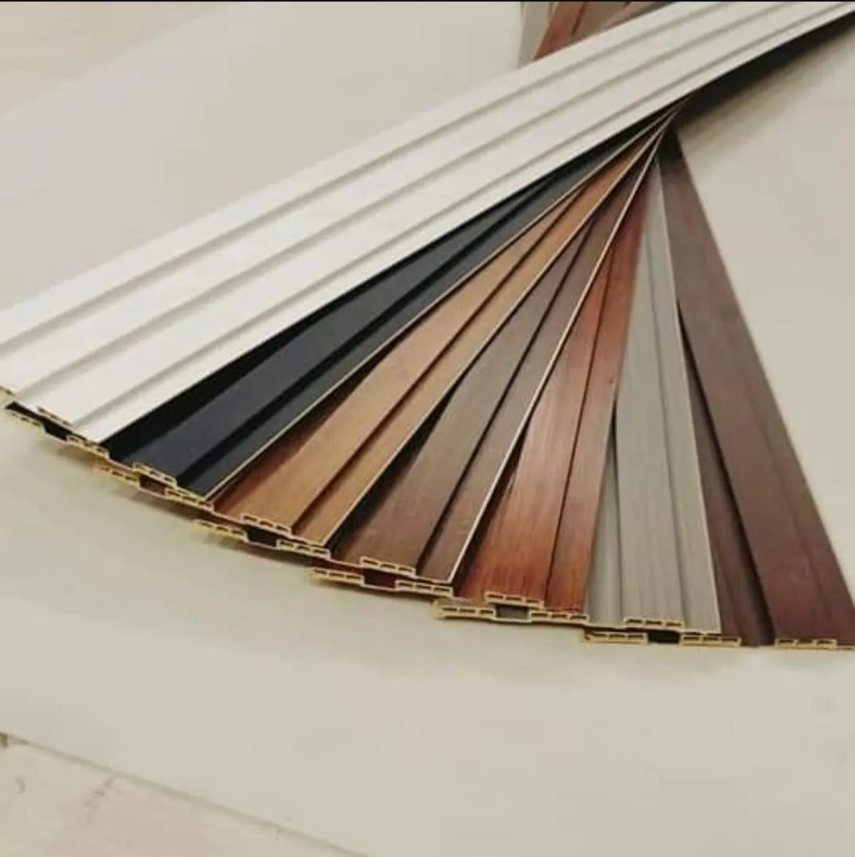 سواتر بديل الخشب: جمال الخشب ومتانة المستقبل حي النخيل