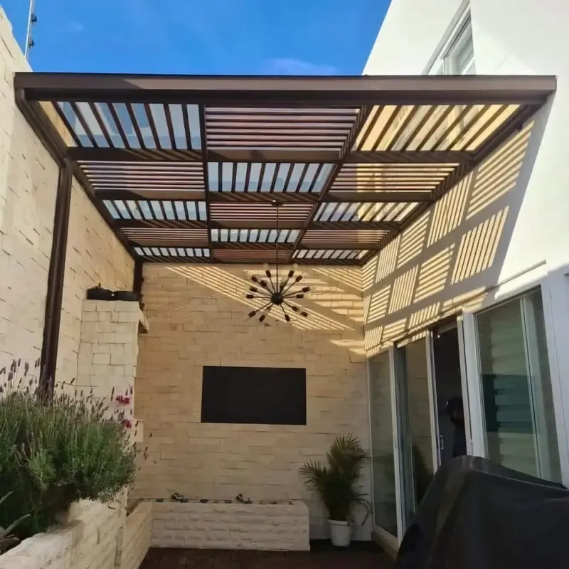 محداد مظلات جلسات خارجية وبرجولات حي التخصصي بالرياض