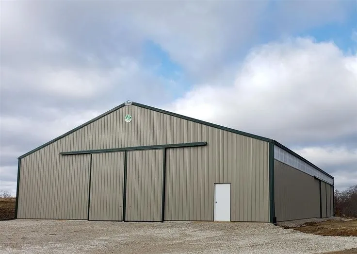 تركيب هناجر ساندوتش بانل: حلول عصرية ومتينة لتلبية احتياجاتك