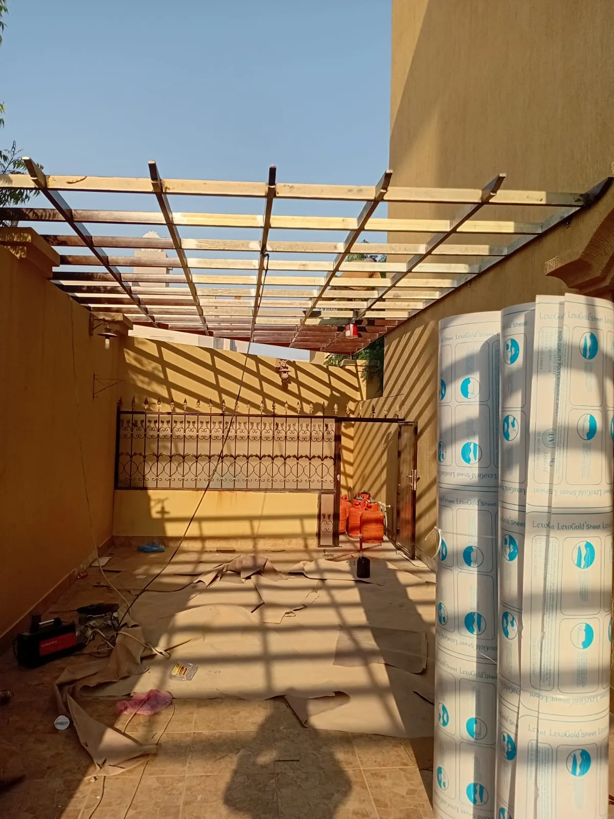 مظلات وسواتر الرياض حي الروضة 