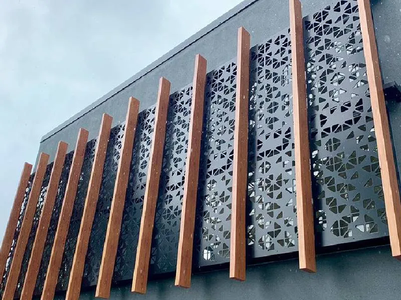 تركيب سواتر لأحواش الفلل والمنازل والاستراحات حي المروج