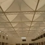 مظلات تغطية ساحات المدارس في حي الديرة وسط الرياض 