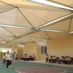 مظلات تغطية ساحات المدارس في حي الديرة وسط الرياض 