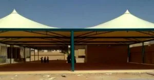 مظلات تغطية ساحات المدارس في حي الديرة وسط الرياض 