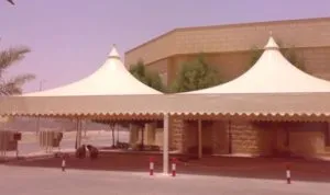 مظلات تغطية ساحات المدارس في حي الديرة وسط الرياض 