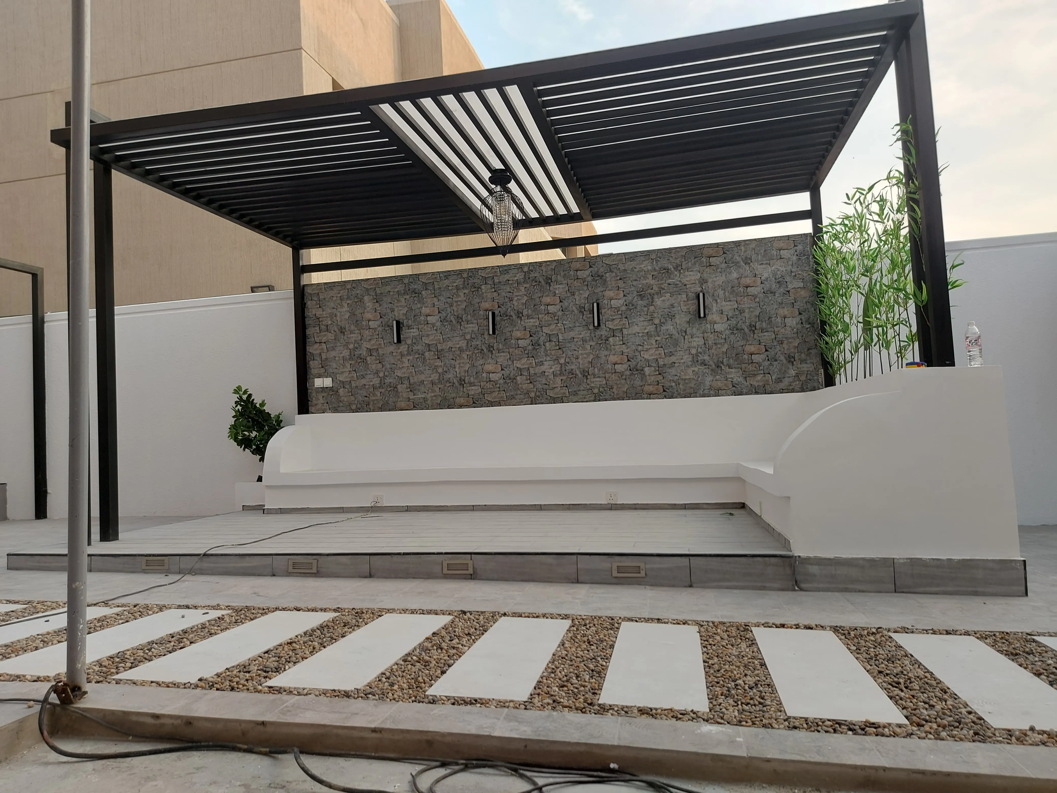 جلسات شتويه وبرجولات واحواض كلاسيكيه في حي حطين