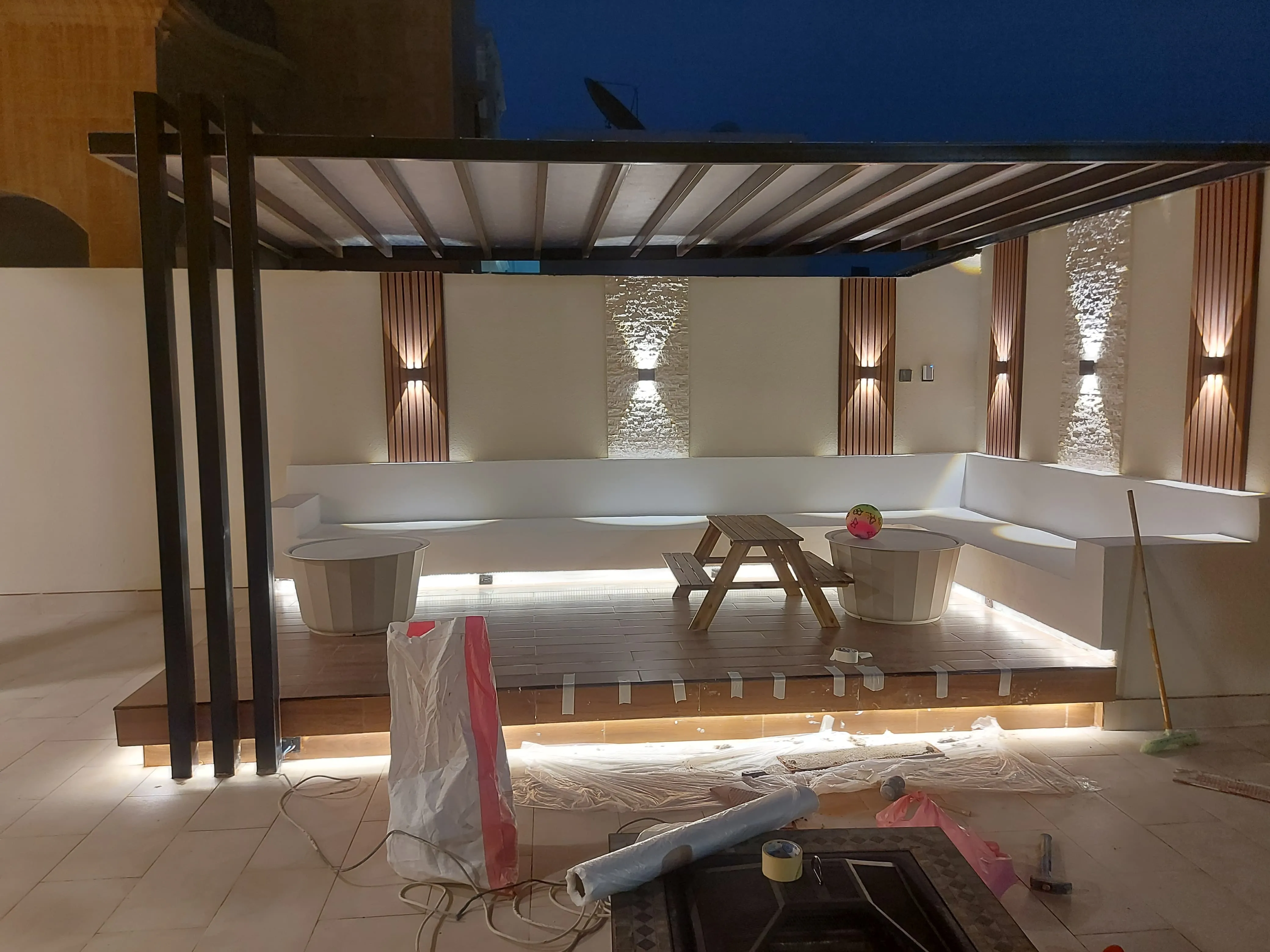 جلسات شتويه وبرجولات واحواض كلاسيكيه في حي حطين