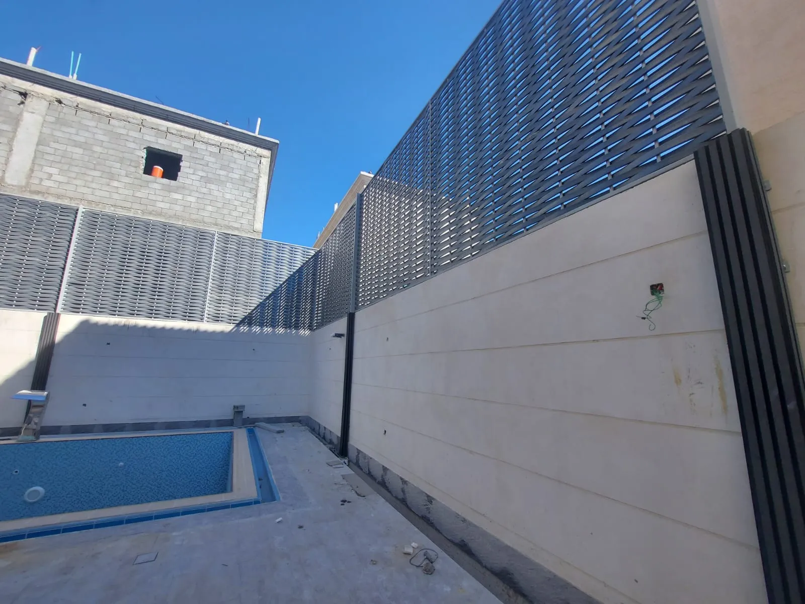 افضل تركيب جميع أنواع السواتر شرائح سواتر قماش حي التخصصي 