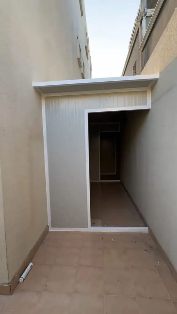 اقرب محل ساندوتش بانل متخصص في حي الملقا 