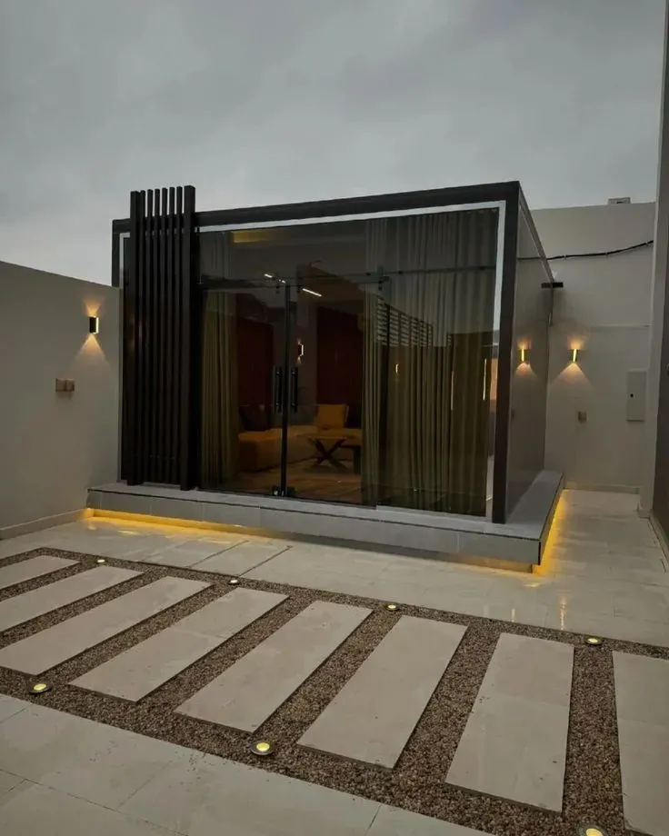 ارخص مقاول بناء مجلس خارجي في حي الياسمين بالحوش انيق زجاجي 