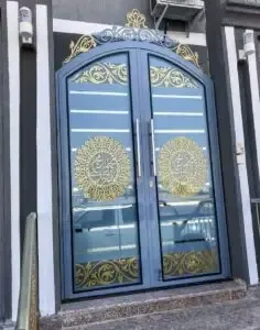 حداد منتقل في تركيب أبواب وشبابيك ونوافذحي العارض جودة عالية