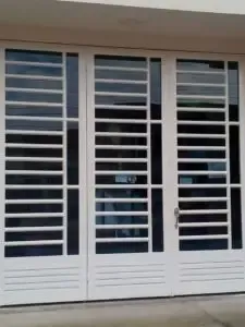 حداد منتقل في تركيب أبواب وشبابيك ونوافذحي العارض جودة عالية