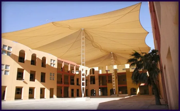 تركيب مظلات مداخل للمدارس والمنازل في حي لبن: حماية، فخامة