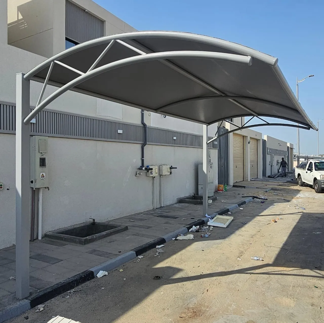 تركيب مظلات مداخل للمدارس والمنازل في حي لبن: حماية، فخامة