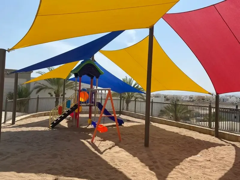 تركيب مظلات مداخل للمدارس والمنازل في حي لبن: حماية، فخامة