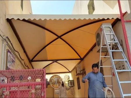 تركيب مظلات مداخل للمدارس والمنازل في حي لبن: حماية، فخامة