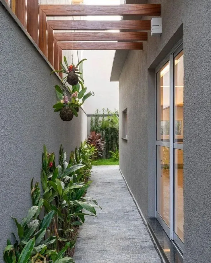 حداد مظلات مداخل فلل في حي اشبيليا والعارض: تصاميم مودرن 