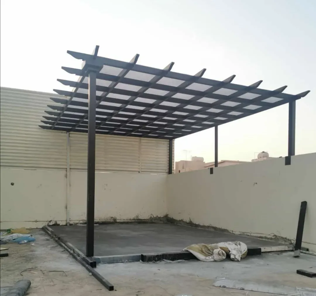 حداد مظلات مداخل فلل في حي اشبيليا والعارض: تصاميم مودرن 