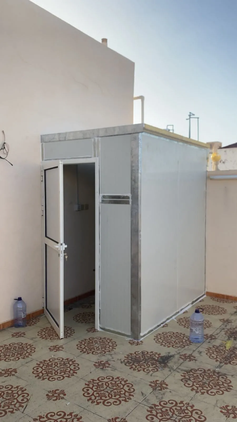 تركيب ساندوتش بنل للملاحق حي الغدير والواحه:التكلفة، الخطوات