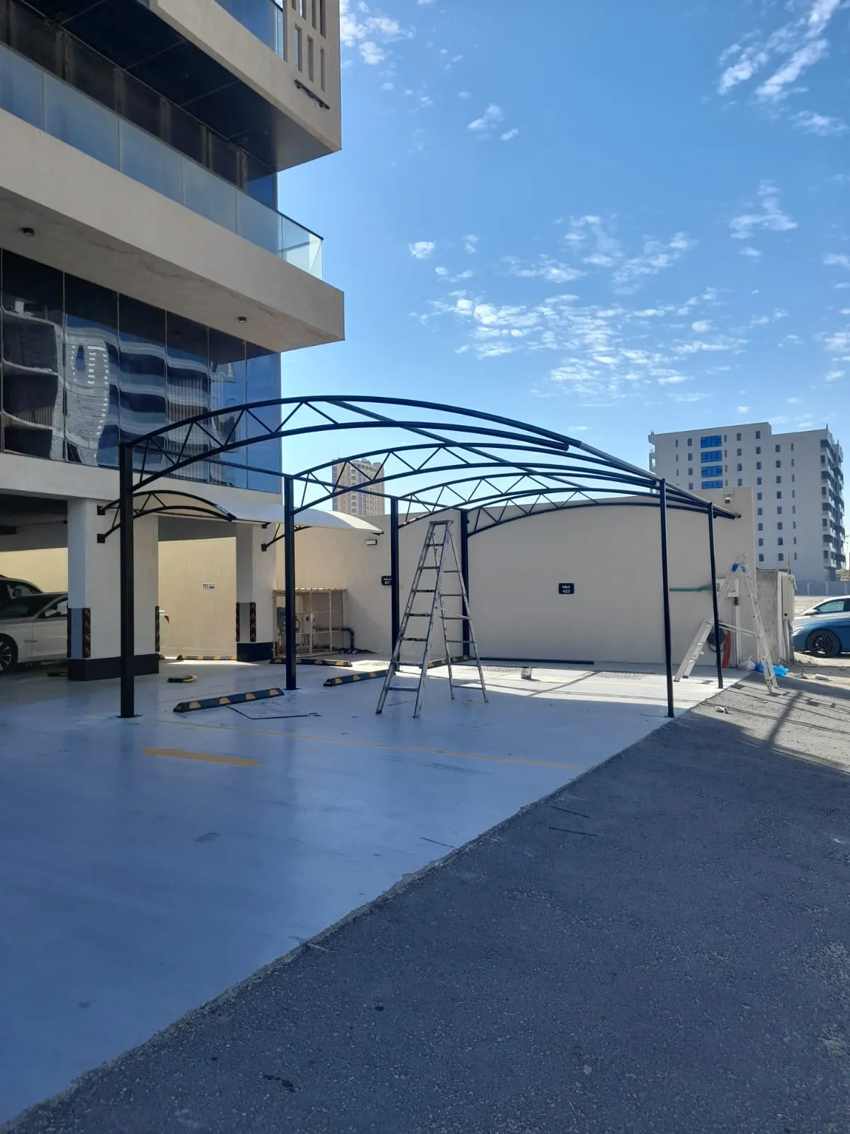 حداد مظلات وسواترحي لبن:اختيار أفضل الأنواع وأحدث التصاميم 