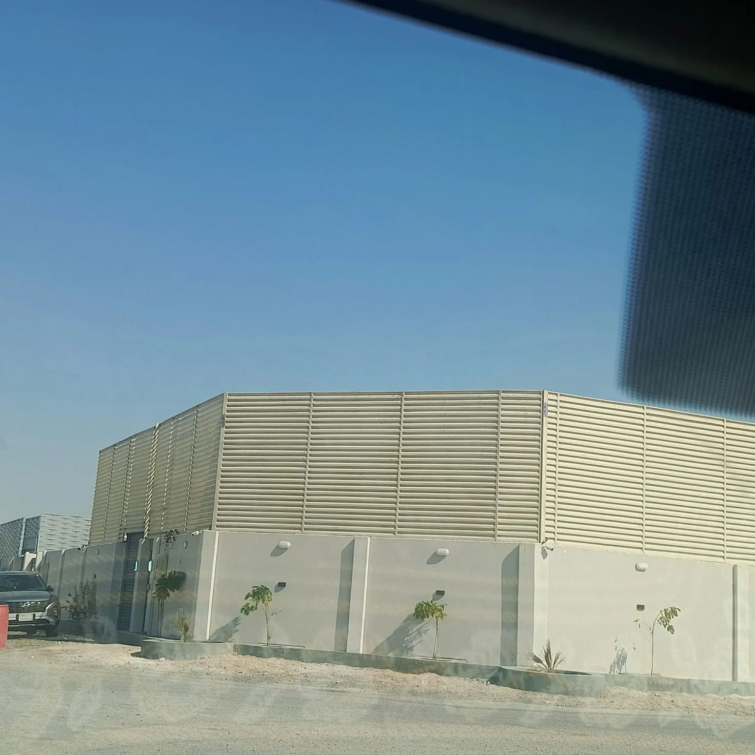 حداد مظلات وسواترحي لبن:اختيار أفضل الأنواع وأحدث التصاميم 