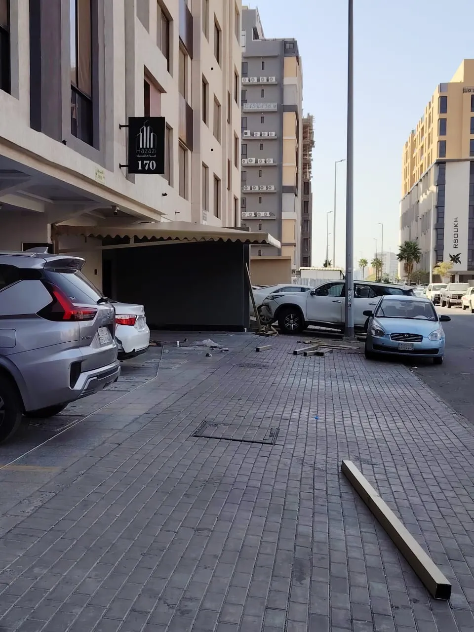 حداد مظلات وسواترحي لبن:اختيار أفضل الأنواع وأحدث التصاميم 