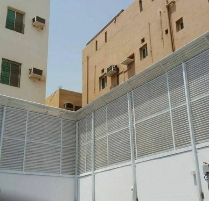 أفضل أنواع السواتر واسعارها بحي النخيل لعام 2026: دليل شامل