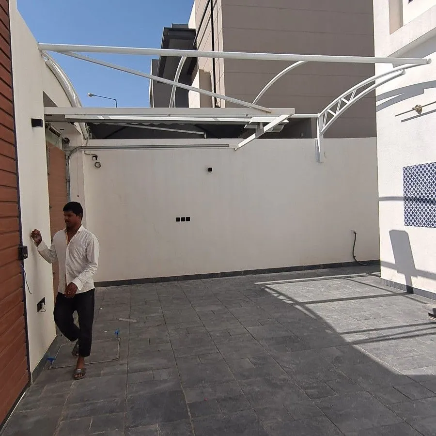 اصلاح مظلات كراج مقوسة بتثبيت آمن في حي السويدي غرب الرياض 