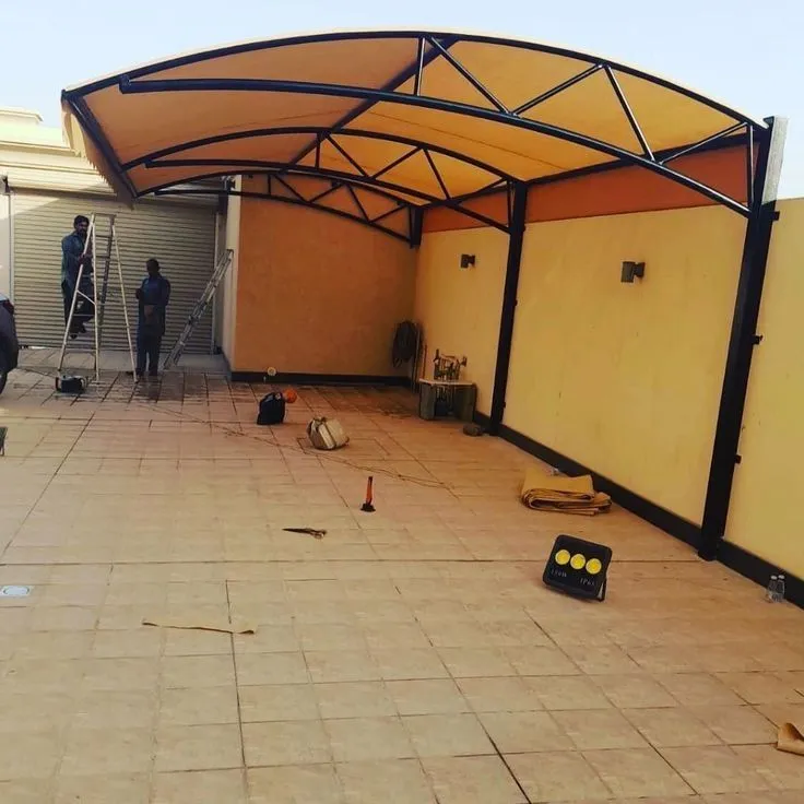 اصلاح مظلات كراج مقوسة بتثبيت آمن في حي السويدي غرب الرياض 