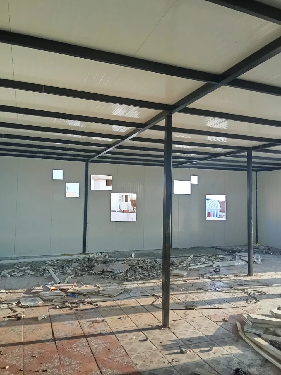 ملاحق ساندوتش بانل حي العارض الدليل الشامل للتكلفة، المميزات