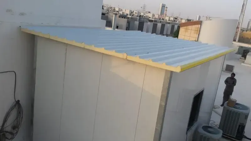 ملاحق ساندوتش بانل حي العارض الدليل الشامل للتكلفة، المميزات