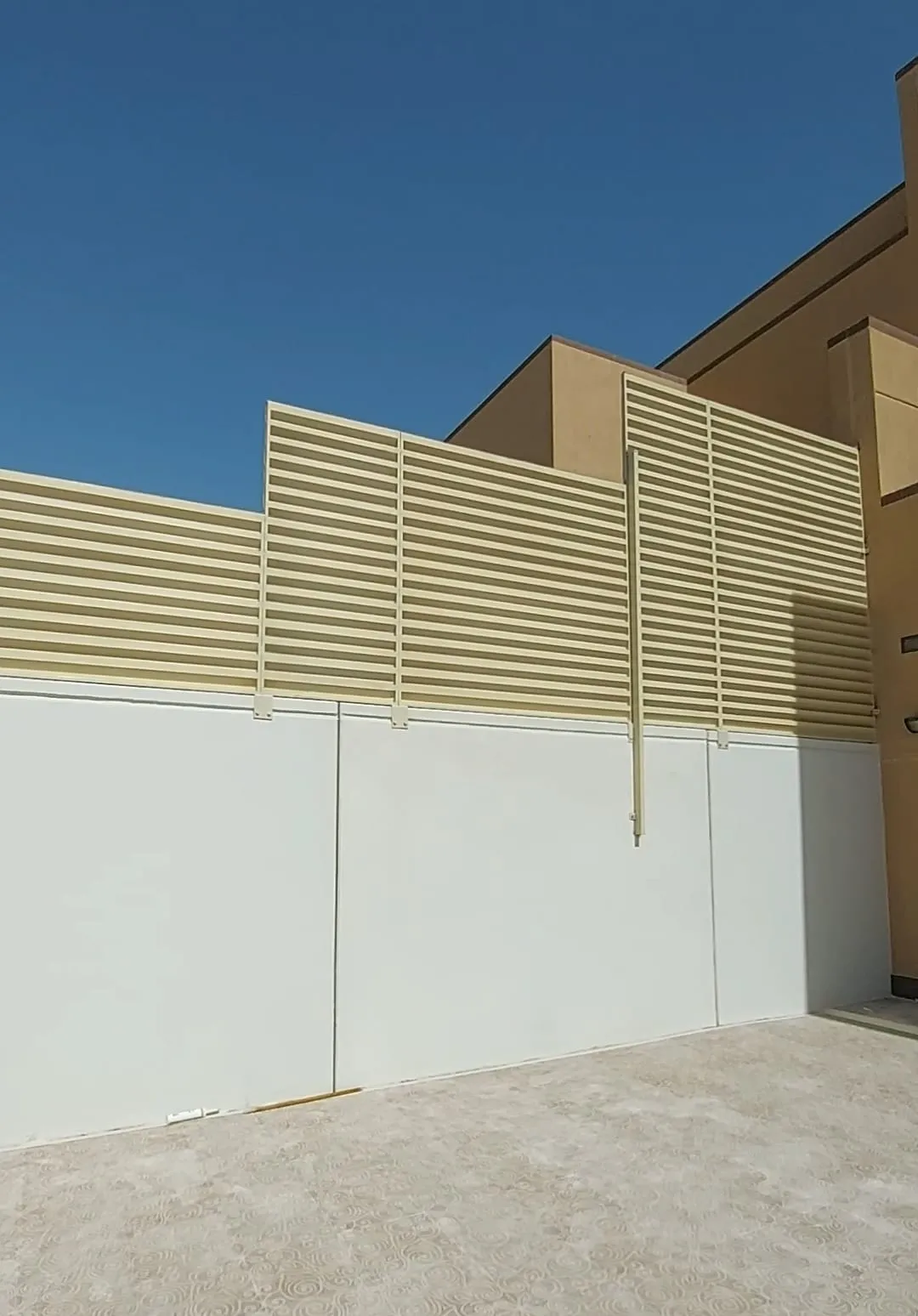 أفضل حداد سواتر حديد مجدول في حي النرجس|بخصومات حصرية 