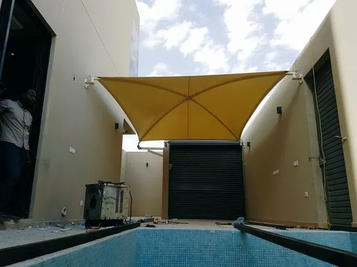 مظلات تغطية مسابح شمال الرياض – حماية كاملة من الشمس والغبار