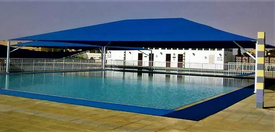 مظلات تغطية مسابح شمال الرياض – حماية كاملة من الشمس والغبار