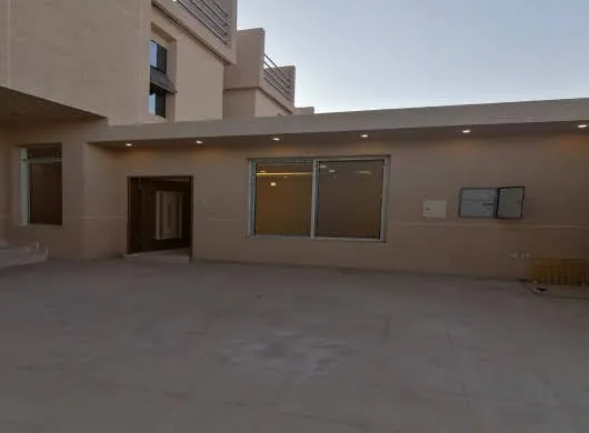 مجلس خارجي مصنوع من الساندوش والحديد والأسمنت بورد بالرياض 