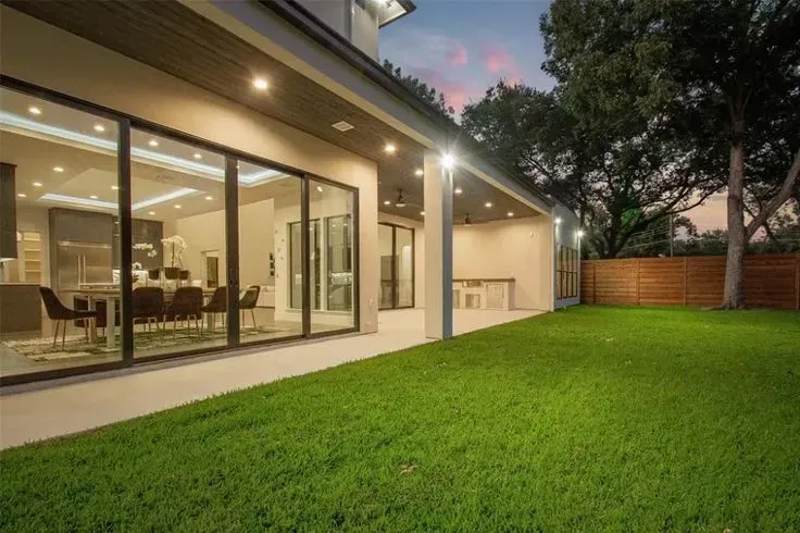 مجلس خارجي مصنوع من الساندوش والحديد والأسمنت بورد بالرياض 