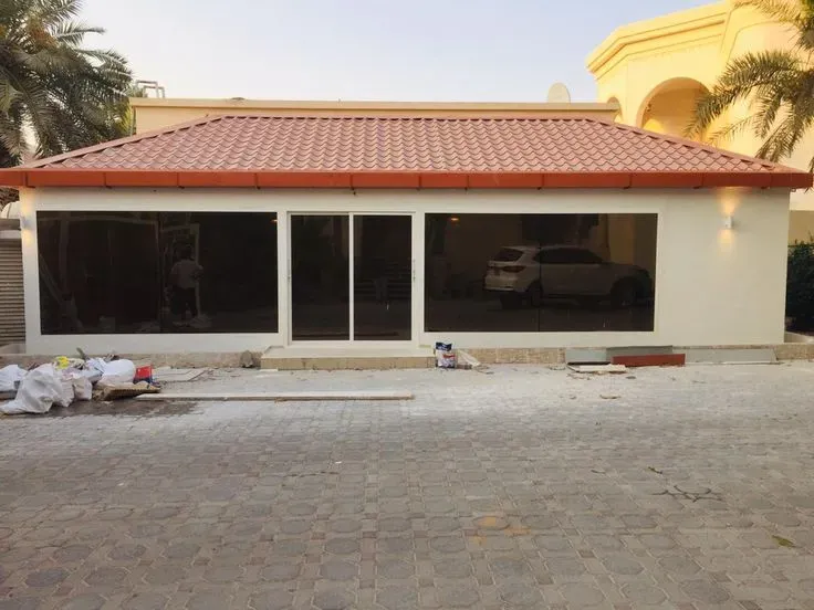 مجلس خارجي مصنوع من الساندوش والحديد والأسمنت بورد بالرياض 